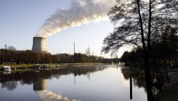 A zéró kibocsátás elérésében kulcsszerepet kell játszaniuk az atomerőműveknek?