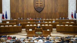Ismét elnapolta a parlament az ombudsmanról szóló szavazást