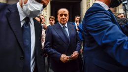 Silvio Berlusconi volt olasz kormányfő, visszavonta tervezett jelölését a távozó államfő Sergio Mattarella helyére