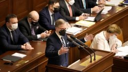 Bizalmat kapott csütörtök este a prágai parlamenti alsóházban a Petr Fiala vezette új cseh koalíciós kormány