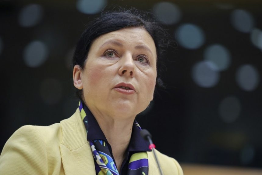 Megszólalt az Európai Bizottság, újra zárolni fogja az EU-s forrásokat, ha Magyarországon rosszabbra fordul a jogállamiság helyzete