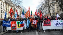Az elhibázott járványpolitika miatt készülnek sztrájkra a francia tanárok
