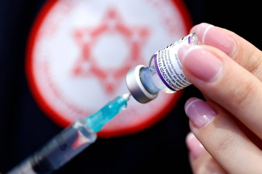Izraelben engedélyezték koronavírus elleni negyedik oltást