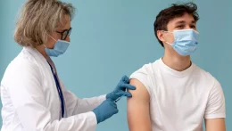Hétfőtől új vakcinával oltanak a Covid ellen