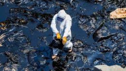 Súlyos olajszennyezés Peru partjainál