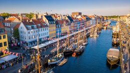 Dániában újranyitottak a kulturális intézmények