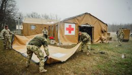 Németország nem fegyvert, hanem tábori kórházat szállít Ukrajnának
