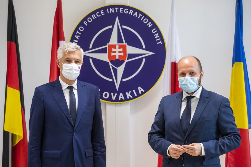 A védelmi- és külügyminiszter további támogatásokról biztosították Ukrajnát