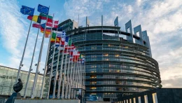 Döntött az Európai Parlament: át akarják alakítani az EU-t