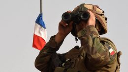 A francia hadsereg kilenc év után kivonul Maliból