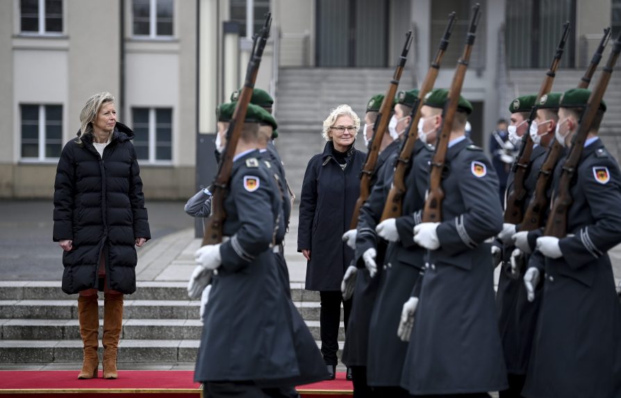 Hollandia NATO-katonákat küld Litvániába