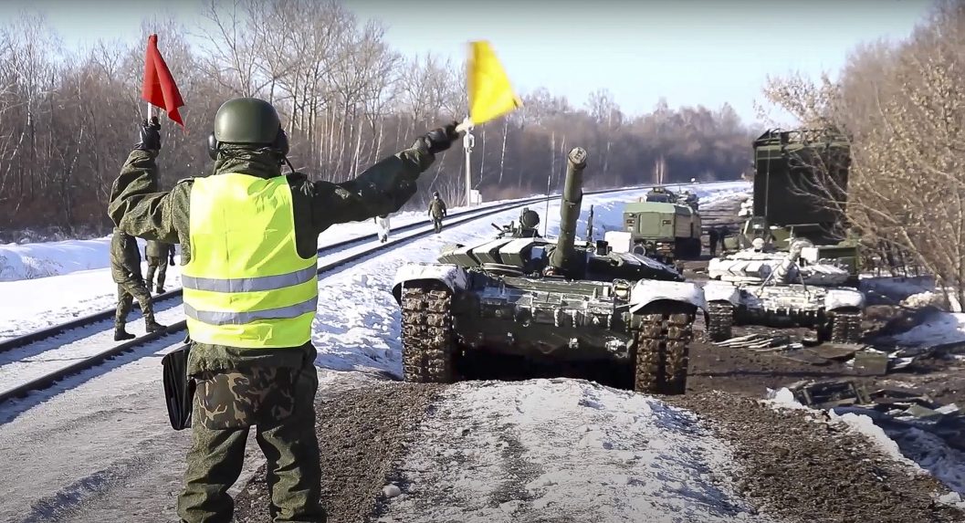 Az oroszok szerint elkezdték visszavonni csapataikat az ukrán határról