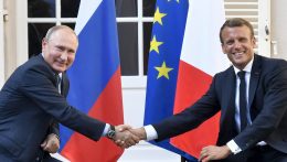 Franciaország támogatja az orosz tisztviselők felett ítélkező különleges bíróság létrehozását