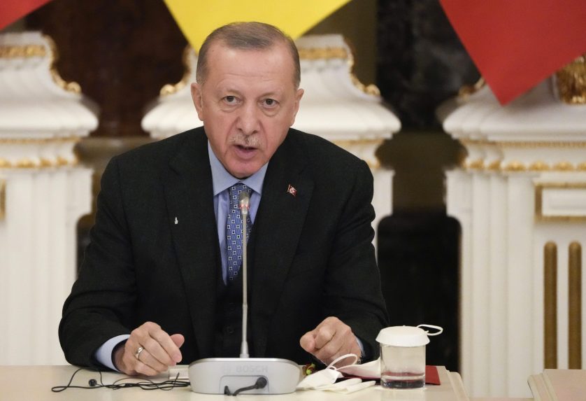 Erdogan közvetítene az orosz-ukrán konfliktusban