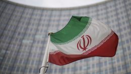 Irán tagadja, hogy fegyvert szállítana Oroszországnak