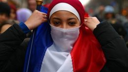 A párizsi kormány megkezdi a franciaországi iszlám megreformálását