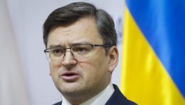 Kuleba cáfolta, hogy Ukrajna „piszkos bombát” készülne bevetni