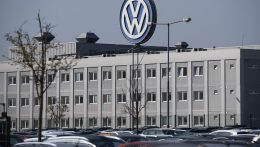 Ideiglenesen felfüggesztette a gyártást Szlovákiában a Volkswagen