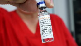 Megkezdődött az új vakcinával való oltás Szlovákiában
