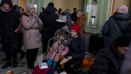 Több mint 9 500-an lépték át az utóbbi 24 órában a szlovák-ukrán határt