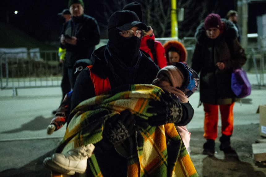 Az elmúlt 24 órában több mint nyolcezren menekültek Ukrajnából Szlovákiába