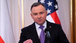 A lengyel elnök Moszkva teljes nemzetközi elszigetelését szorgalmazza
