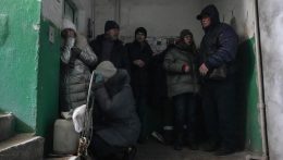 Megnyílt a humanitárius folyosó, elhagyhatják a lakosok Mariupolt