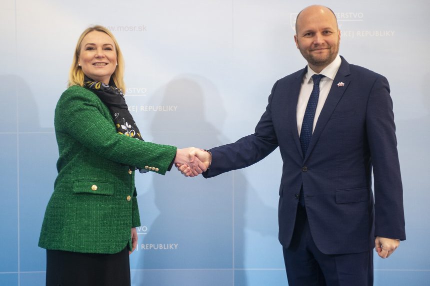 Szlovákia és Csehország szeretné elmélyíteni az együttműködést a védelmi ipar területén