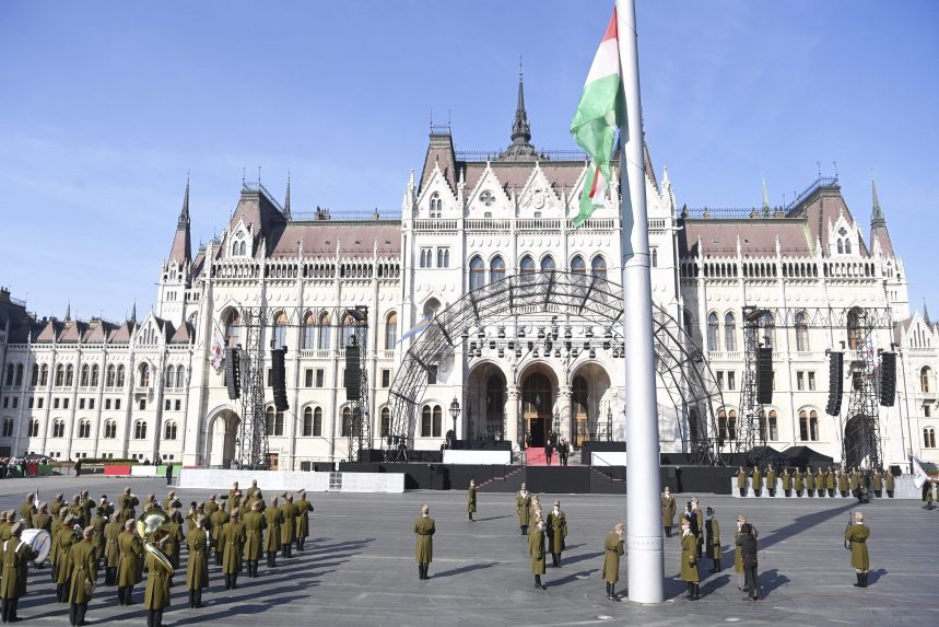 Magyarországon és a határain túl is számos ünnepi rendezvényt tartanak