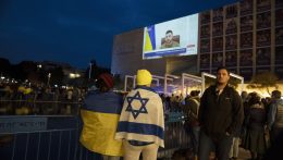 Fegyvereket és kemény oroszok elleni fellépést kért Izraeltől Zelenszkij