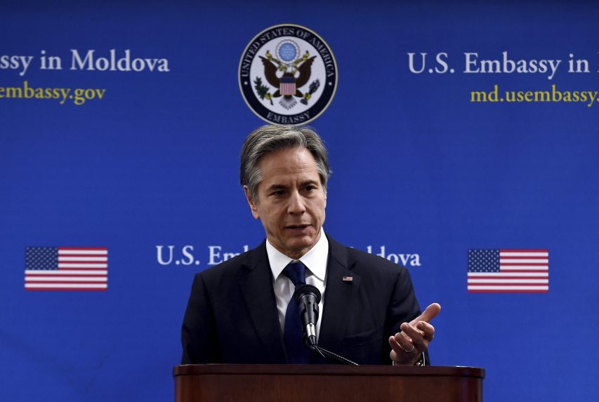 Az Egyesült Államok külügyminisztere a kőolajimport betiltását helyezte kilátásba