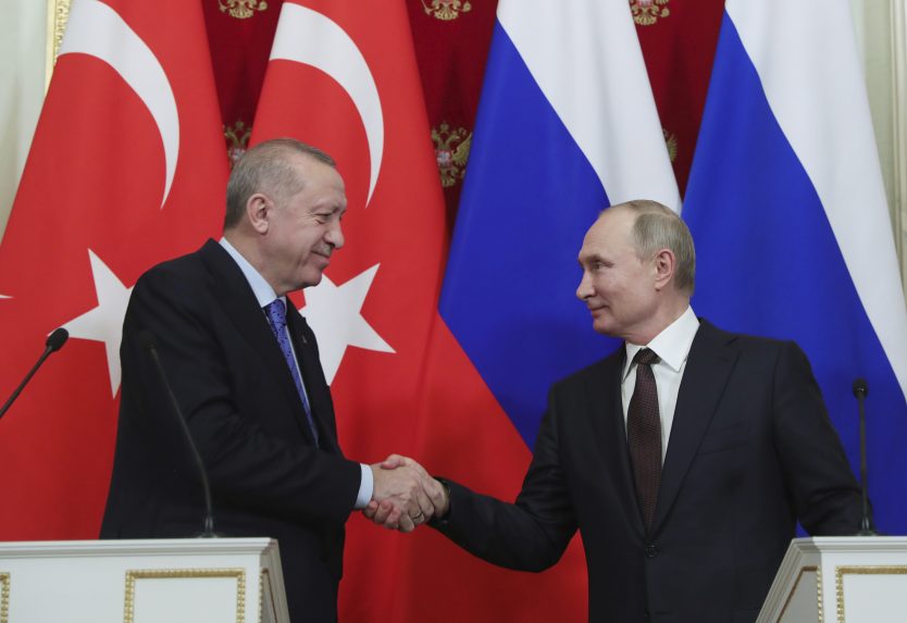 A török elnök közölte az orosz elnökkel, hogy a fekete-tengeri gabonafolyosó leállítása senkinek sem használ