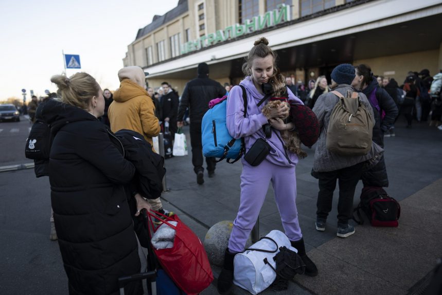 Újabb humanitárius folyosókat nyitnak meg