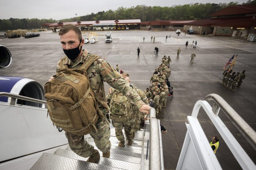 A védelmi bizottság jóváhagyta a NATO katonák Szlovákiába érkezését