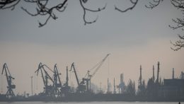 Fémet szállító teherhajó indult el a délkelet-ukrajnai Mariupol kikötőjéből