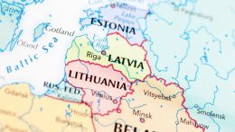 Megerősítette a balti országok és Lengyelország osztályzatait a Moody’s, alacsonynak tartja a háború átterjedésének kockázatát