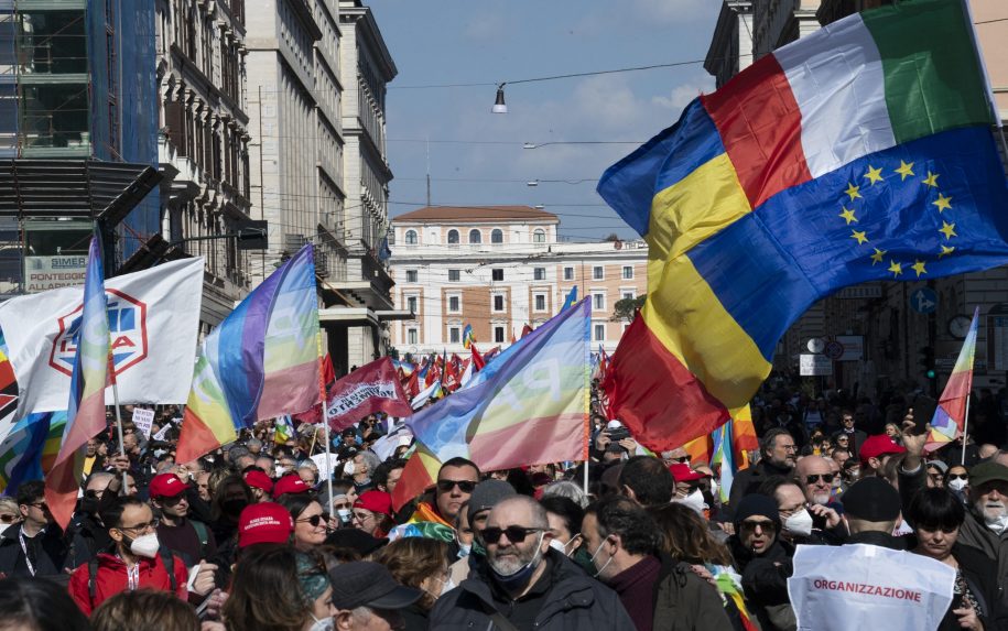 Békefelhívást tett közzé Ferenc pápa