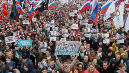 Oroszországban több mint ötezer embert vettek őrizetbe az Ukrajna elleni katonai támadás elleni tiltakozások során