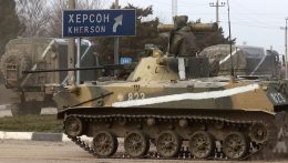 Az orosz erők ismét tüzet nyitottak Herszon városára