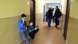 Az ukrajnai menekültek elszállásolását ezentúl egy új rezervációs rendszer fogja segíteni Kassa megyében