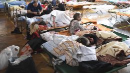Csaknem 3400 ukrajnai menekült érkezett tegnap Szlovákiába