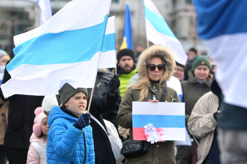 Oroszok tüntettek Pozsonyban a háború ellen