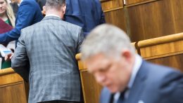 Robert Fico mentelmi jogának megvonásáról tárgyal a parlament