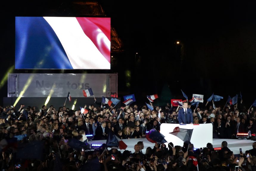 Nagy fölénnyel győzött Emmanuel Macron az exit pollok szerint