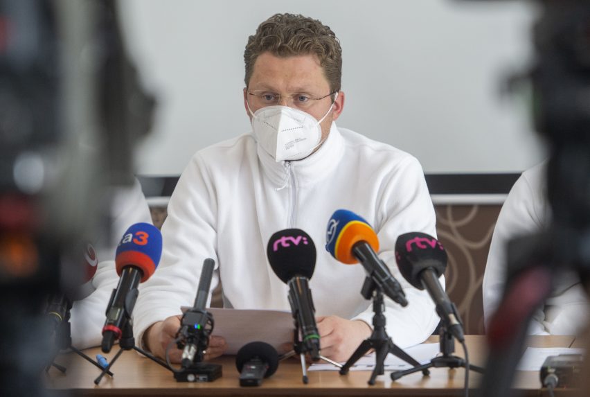 Három és fél ezer orvos kész felmondani Szlovákiában