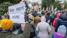 Hodža téren tiltakozást tartottak a Szlovákiában élő oroszok