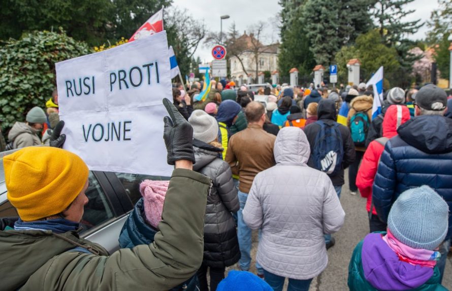 Hodža téren tiltakozást tartottak a Szlovákiában élő oroszok