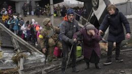 Kijev kilenc humanitárius folyosó használatáról állapodott meg, orosz-ukrán fogolycserét tartottak