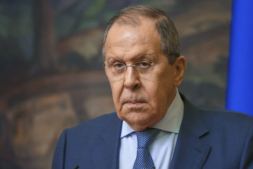 Lavrov szerint lényegében már ereszkedik az új vasfüggöny