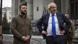 Zelenszkij örül, hogy Boris Johnson „túlélte“ a bizalmi szavazást